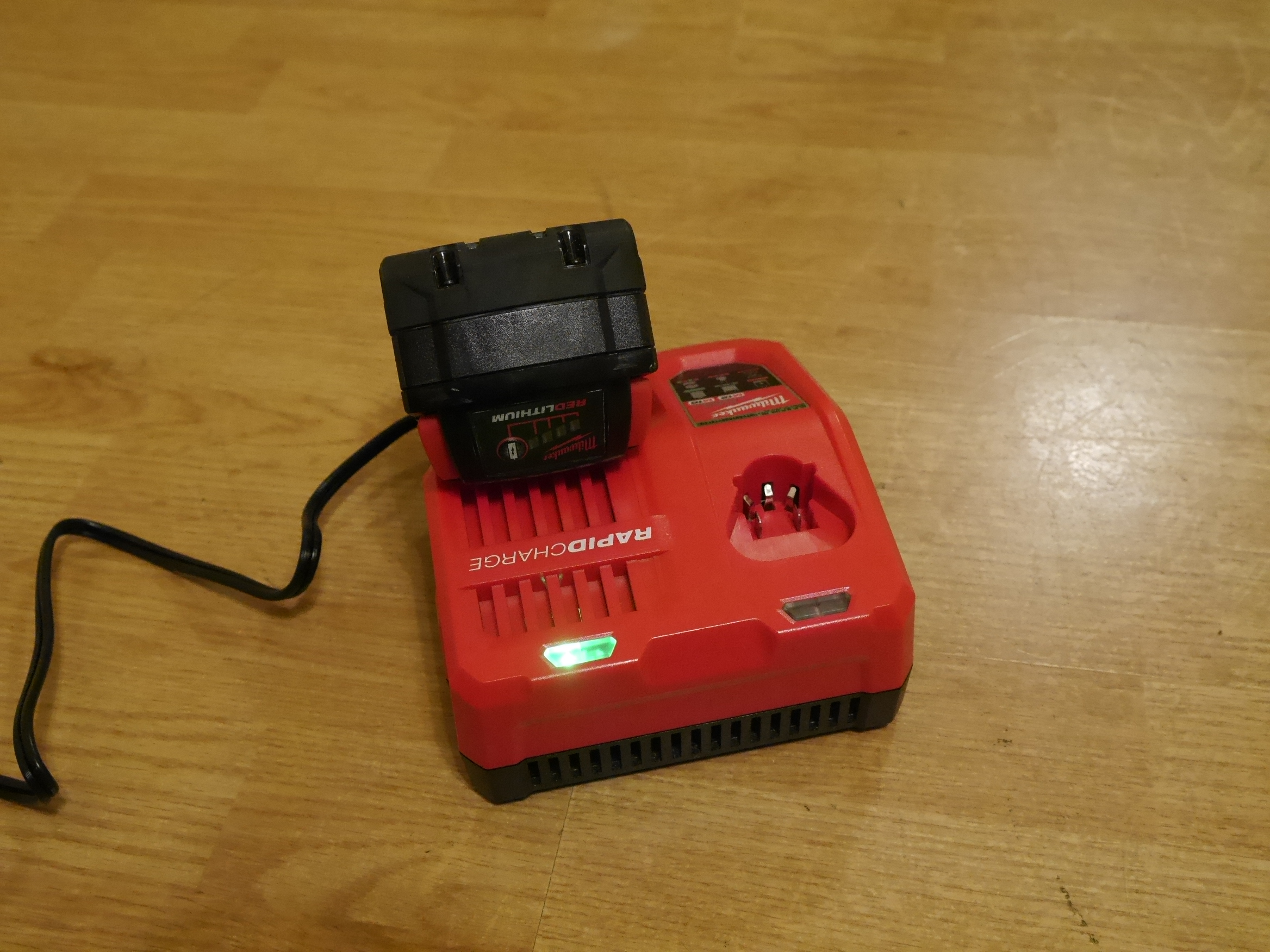 Makita Battery Charger Flashing Red And Green - Best ...
