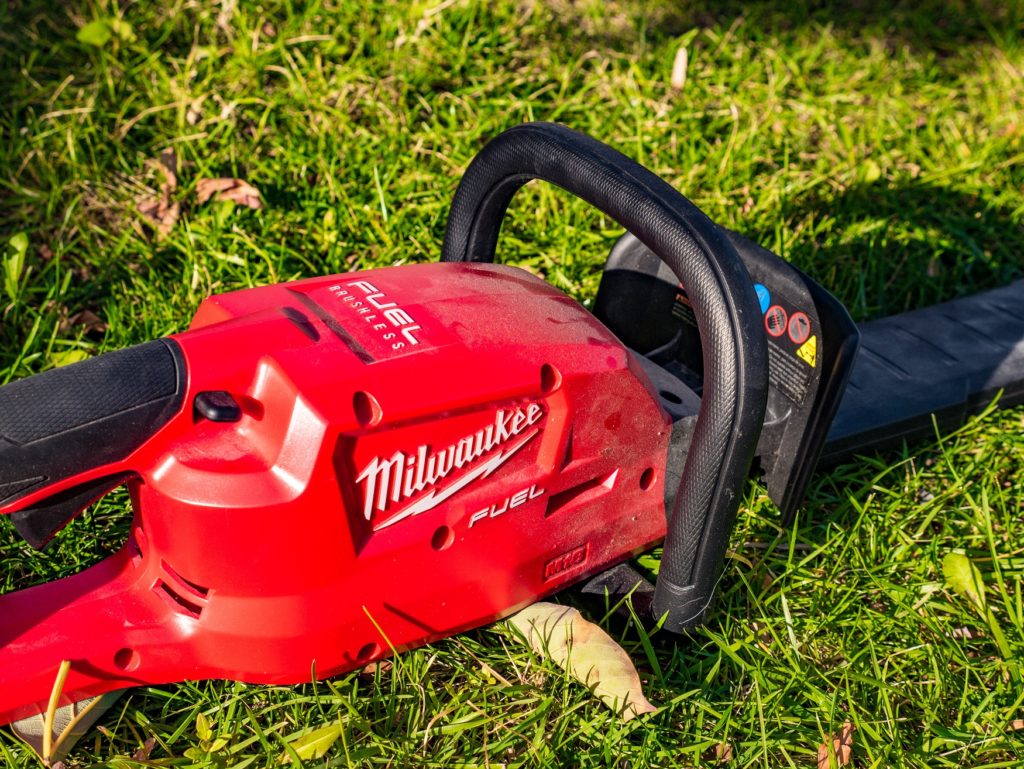 Milwaukee M18 Fuel Hedge Trimmer Review 272621HD 272620 Tool Craze