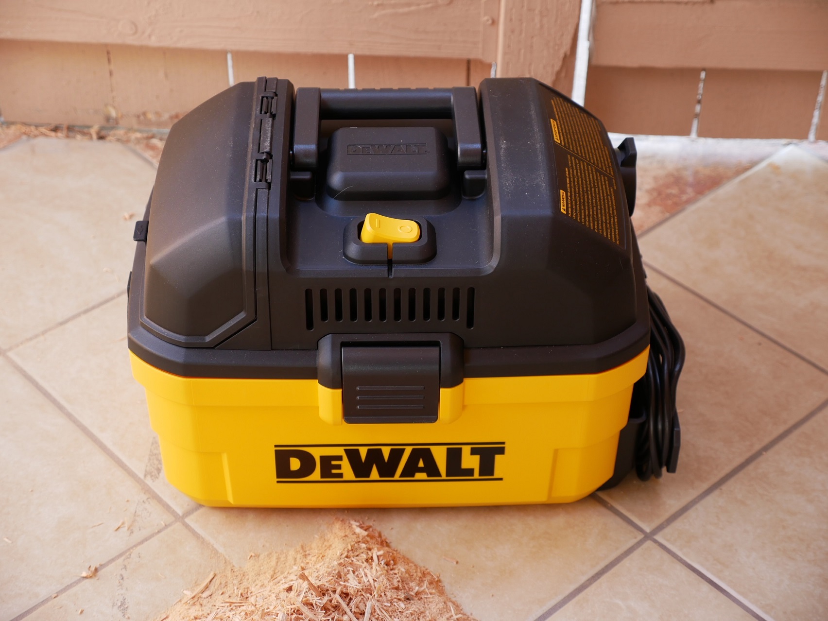 Details about   DeWALT DXV04T 4 GALLON  5 HP Wet Dry Vacuum Cleaner Tool Box Style 