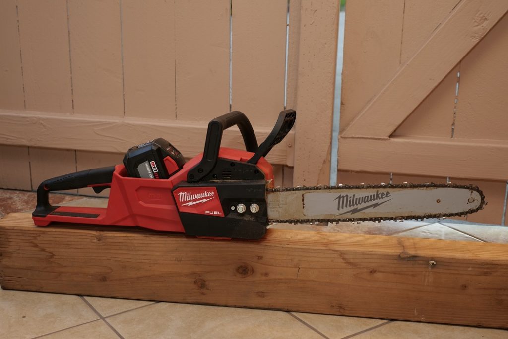 Milwaukee M18 Fuel 16 Chainsaw Review saw image