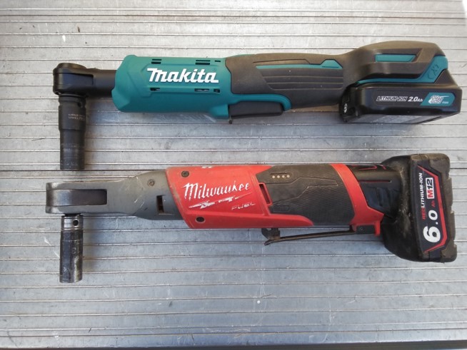 Regnfuld Ultimate fraktion Makita CXT 12V RW01 WR100 Ratchet Wrench Real User Review & Comparison With  Milwaukee M12 Ratchet - Tool Craze