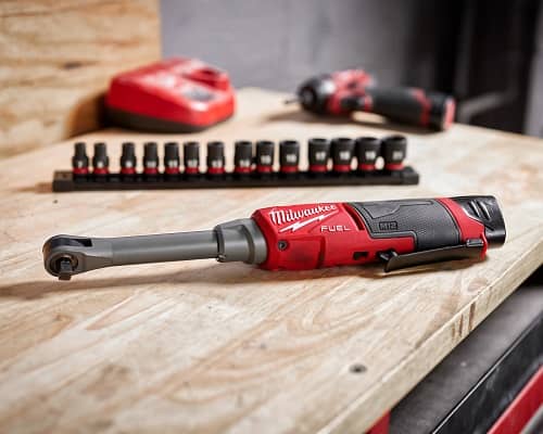 Milwaukee M12 Fuel Extended Reach High Speed Ratchet image