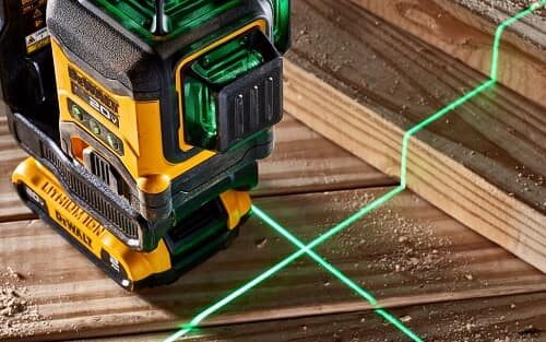 Dewalt 20V 3x360 Green Line Laser DCLE34031D1​ in use