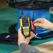 Klein TDR Cable Length Meter 501-915 in action