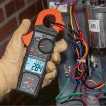 Klein Tools HVAC Clamp Meter CL445 in action 2