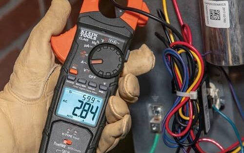 Klein Tools HVAC Clamp Meter CL445 in action 2