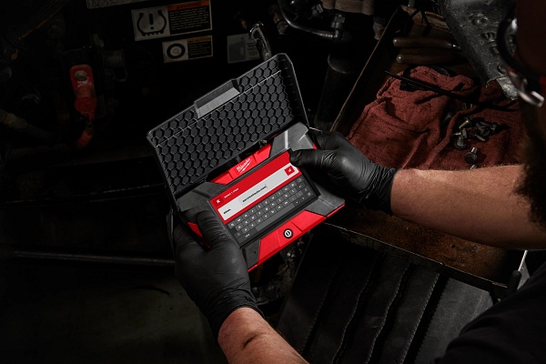 Milwaukee M12 Auto Shop Borescope with Wifi File Sharing 3151-21