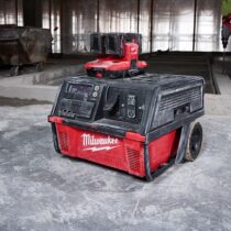 Milwaukee ROLL ON 7200W/3600W 6.0kWh Power Supply 3301R