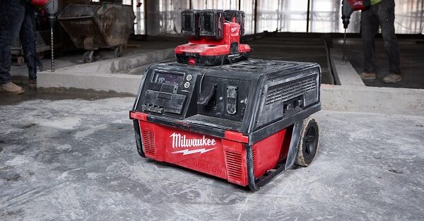 Milwaukee ROLL ON 7200W/3600W 6.0kWh Power Supply 3301R