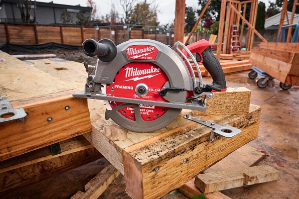 Milwaukee M18 FUEL 10-1/4" Rear Handle Circular Saw 3026-21HD