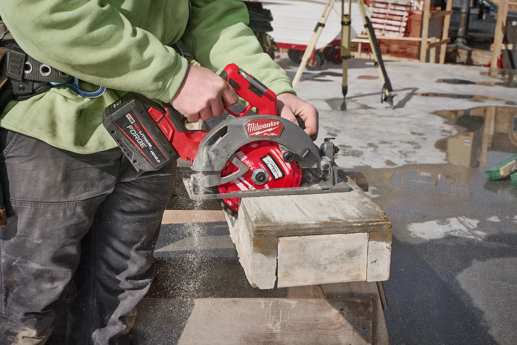 Milwaukee M18 FUEL 7-1/4" Circular Saw with ONE-KEY 2835-21HD